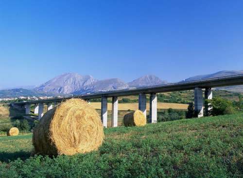                   Strada dei Parchi, possibile aumento pedaggi su A24 e A25         