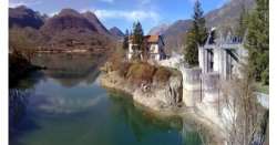                  Balneabile il lago di Barrea          