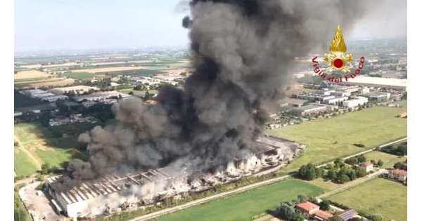 ANSA 11 08 2019 :                        Incendio Faenza è sotto controllo          