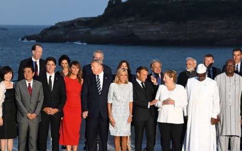 G7, Macron si intesta la battaglia per la pace Usa-Iran 