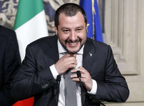 Ben gli sta a Matteo Salvini. Così magari impara a non farsi intortare