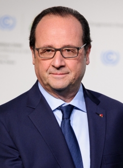 Hollande vuole tornare in politica alla testa della fondazione 