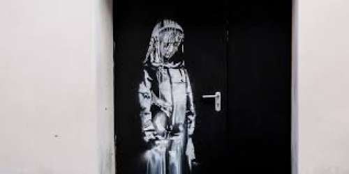 Bataclan: ritrovata nel teramano la porta dipinta di Banksy