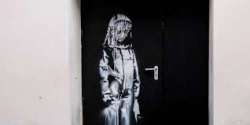 Bataclan: ritrovata nel teramano la porta dipinta di Banksy
