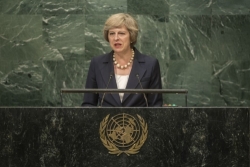 Regno Unito, May critica gli Stati che non rispettano gli accordi e le carenze dell'Onu