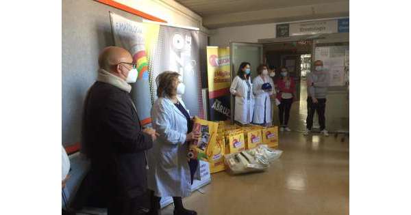 La Polizia porta doni ai piccoli degenti di Oncologia Pediatrica di Pescara