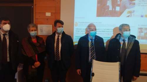 Il Direttore Generale dell'Organizzazione Mondiale della Sanità Animale in visita all'OIE