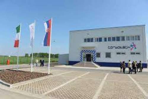 Focolaio Covid in fabbrica: 22 lavoratori positivi