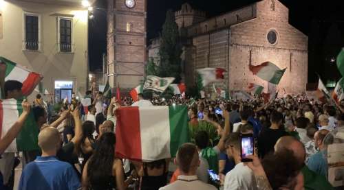 VIDEO. Teramo festeggia l'Italia Campione d'Europa
