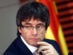 Spagna: massima pressione su presidente catalano Puigdemont per evitare dichiarazione unilaterale