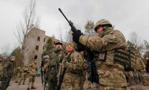 Il Donbass chiama alle armi. La Russia testa i missili