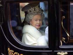 Muore a 96 anni l'ultima regina britannica: la Regina Elisabetta II. Carlo è il nuovo Re