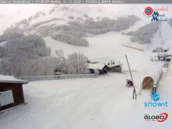 È tornata la neve ma per sciare occorre attendere