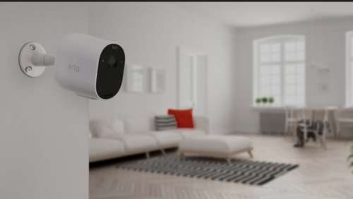 Telecamere spia negli appartamenti in affitto: denunciato un uomo all'Aquila