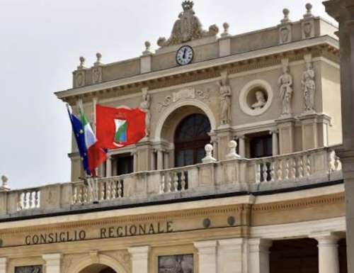 Regione Abruzzo, via libera alla legge per avvicinare i giovani alle istituzioni