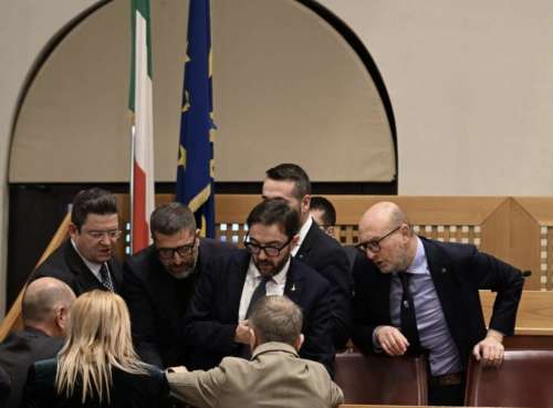 Approvata legge di stabilità e bilancio: sì della maggioranza, no delle opposizioni