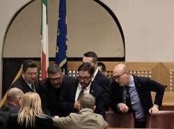 Approvata legge di stabilità e bilancio: sì della maggioranza, no delle opposizioni