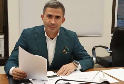 Trasporti, il PD attacca: "Ferrovie abruzzesi tra ritardi e promesse mancate"