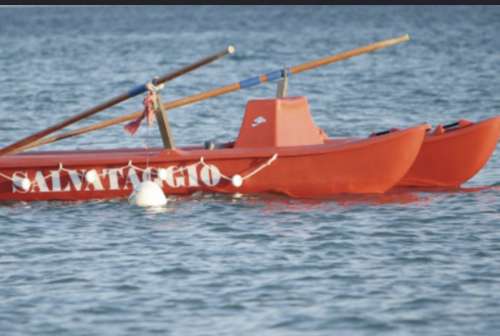 Otto persone salvate in mare tra Val Vibrata e Roseto: decisivo l'intervento dei bagnini