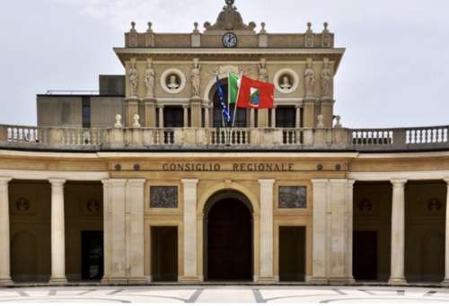 Emiciclo, oggi in agenda Bilancio e Salute