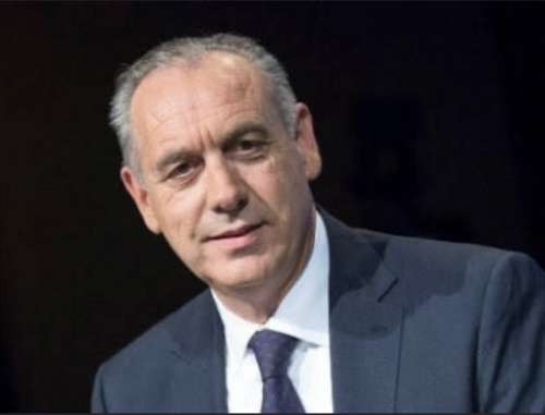 Chieti, Legnini dimezza la sua indennità: "Il risparmio sarà destinato alla città"