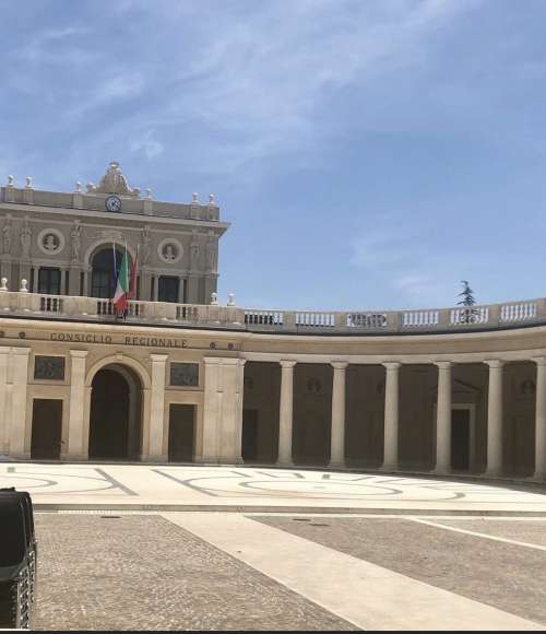 Settimana politica all'Emiciclo, focus su rifiuti, concessioni e infrastrutture