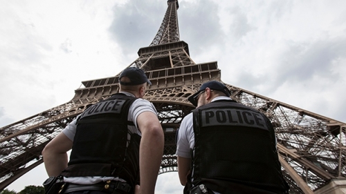 Francia: ministro interno Collomb, in caso di gravi attentati potrebbe tornare lo stato di emergenza