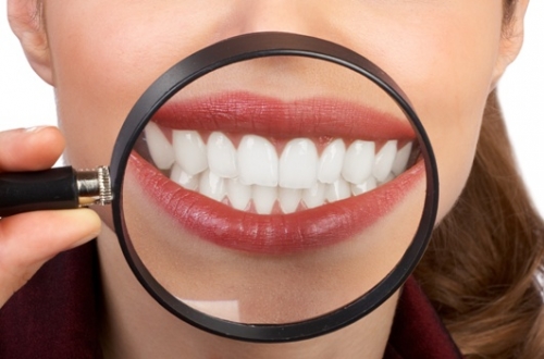 Che c'entrano i denti sani con la salute generale? Se ne parla a Pescara