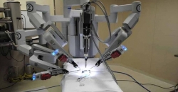 Sbarca al San Salvatore l'ultimo modello del robot chirurgico Da Vinci