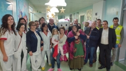 La Befana a Pescara, ecco le calze ai piccoli ricoverati in pediatria