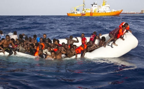 Libia, non cambia niente: altro gommone di migranti intercettato