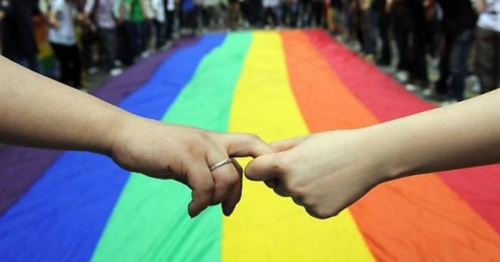 Rivolta a Bermuda: stop alle nozze omosex
