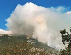 Incendi sul Morrone, la Regione non paga i vigili del fuoco. E tra poco è di nuovo estate