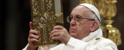Il Papa accusato di aver protetto preti sospettati di pedofilia in Argentina ed Italia
