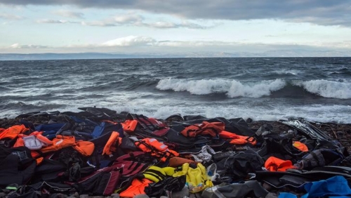 Mediterraneo: almeno 126 migranti dispersi dopo un ennesimo naufragio