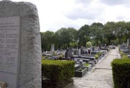 Concerti & cimiteri: chi in Francia si ribella