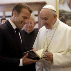 Cosa si sono detti (sui migranti) Bergoglio e Macron
