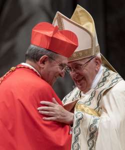                     Arcivescovo Petrocchi diventa cardinale          