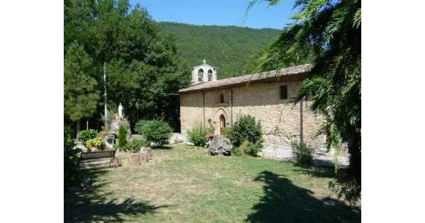                         Riapre la chiesa a Valle Castellana          