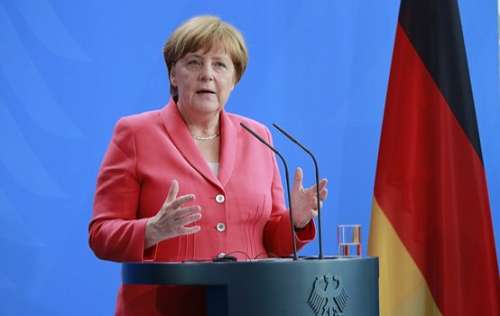 Colpo Merkel per evitare la crisi di governo: ma per quanto?