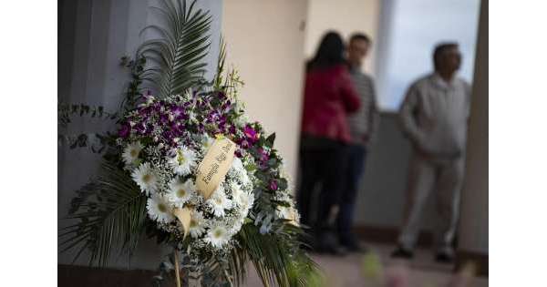                       Desiree: tanti giovani ai funerali          