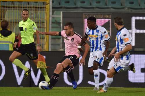 Il Palermo ne fa tre al Pescara (che perde il primato in classifica)