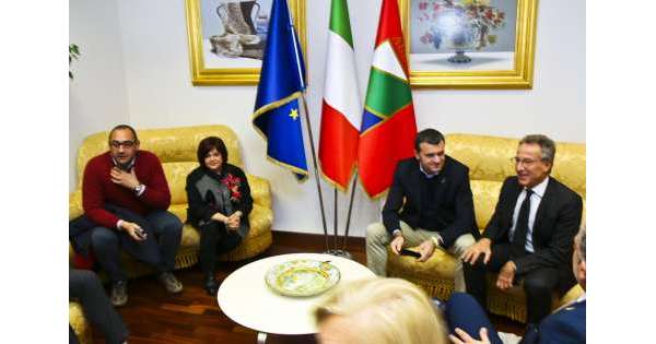                     Turismo,Centinaio 'centrale per ripresa'          