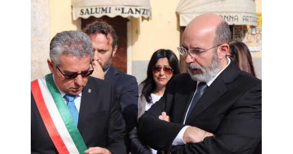                         A Vito Crimi delega per aree sisma          
