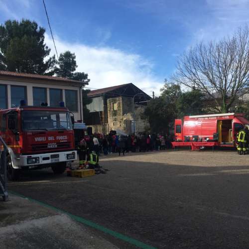 Torre de' Passeri, vigili del fuoco all'Istituto Manzi