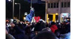                      Spettacolare arrivo Befana a Pescara          