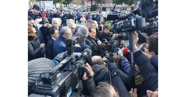                    Berlusconi all'Aquila a 10 anni da sisma (e per le Regionali)          