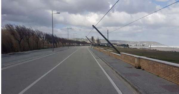                     Pali a rischio,stop lungomare Fossacesia          