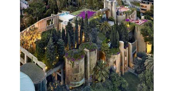                        Sclocco 'Cementificio? Come Barcellona'          