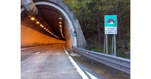                        Scontro Mit-Strada Parchi su Gran Sasso          